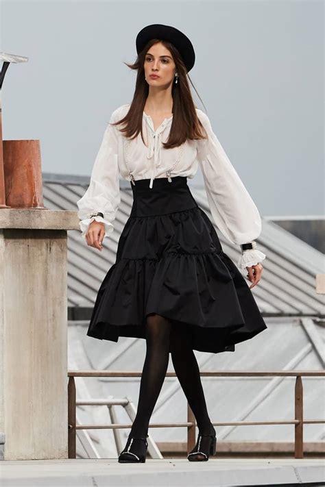 The 15 Best Chanel Outfits, From the Runway to Street Style